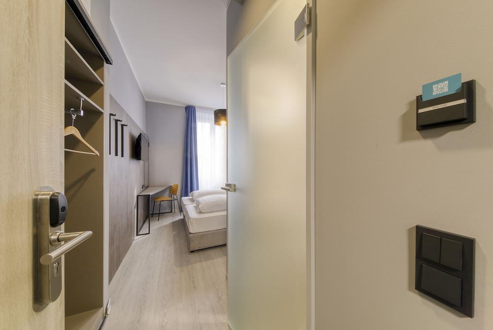 Hotel Smart Station