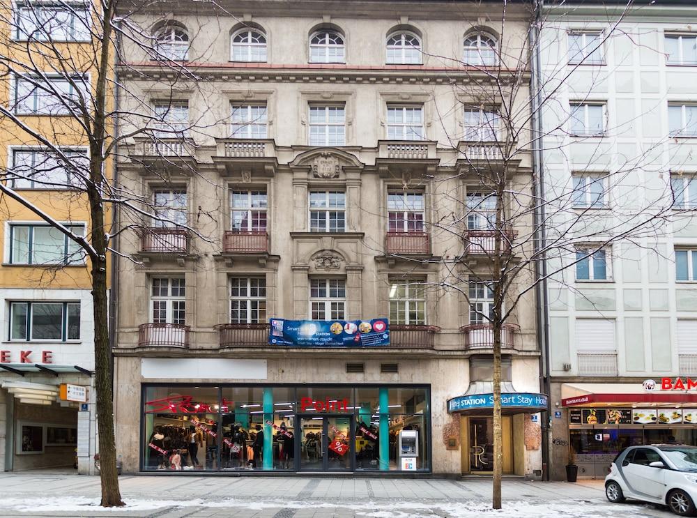 Smart Station Hotel 3*