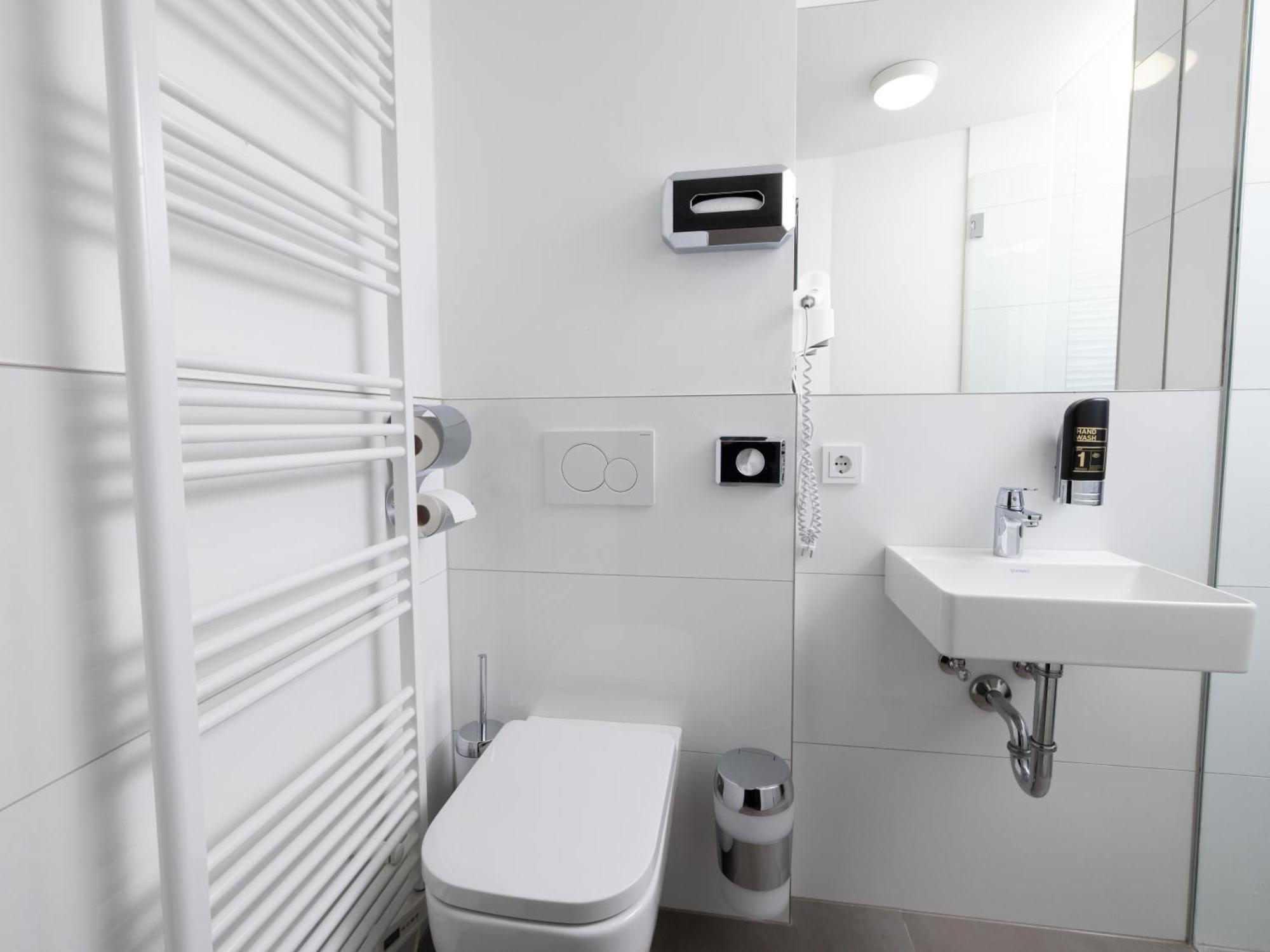 Hotel Smart Station 3*